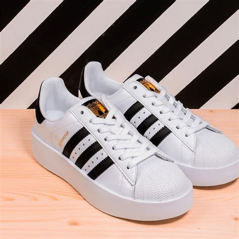 imagenes de las adidas uperstar blancas